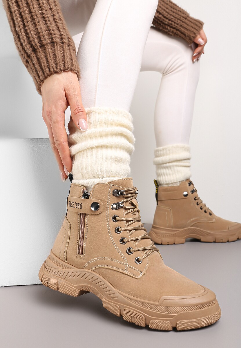 Ciemnobeżowe Sznurowane Botki Traperki na Grubej Podeszwie Trewenna