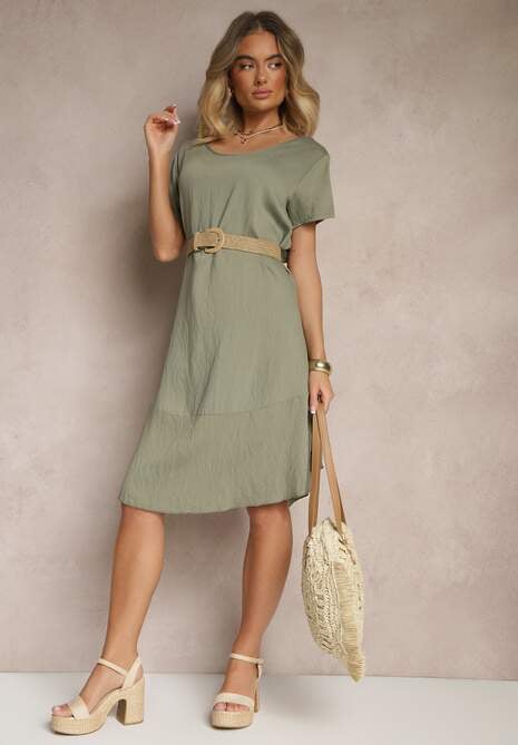 Zielona Sukienka z Wiskozy o Rozkloszowanym Kroju Irisena