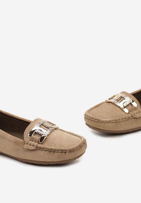 Ciemnobeżowe Płaskie Mokasyny z Ekozamszu Ozdobione Klamrą z Cyrkoniami Tailer