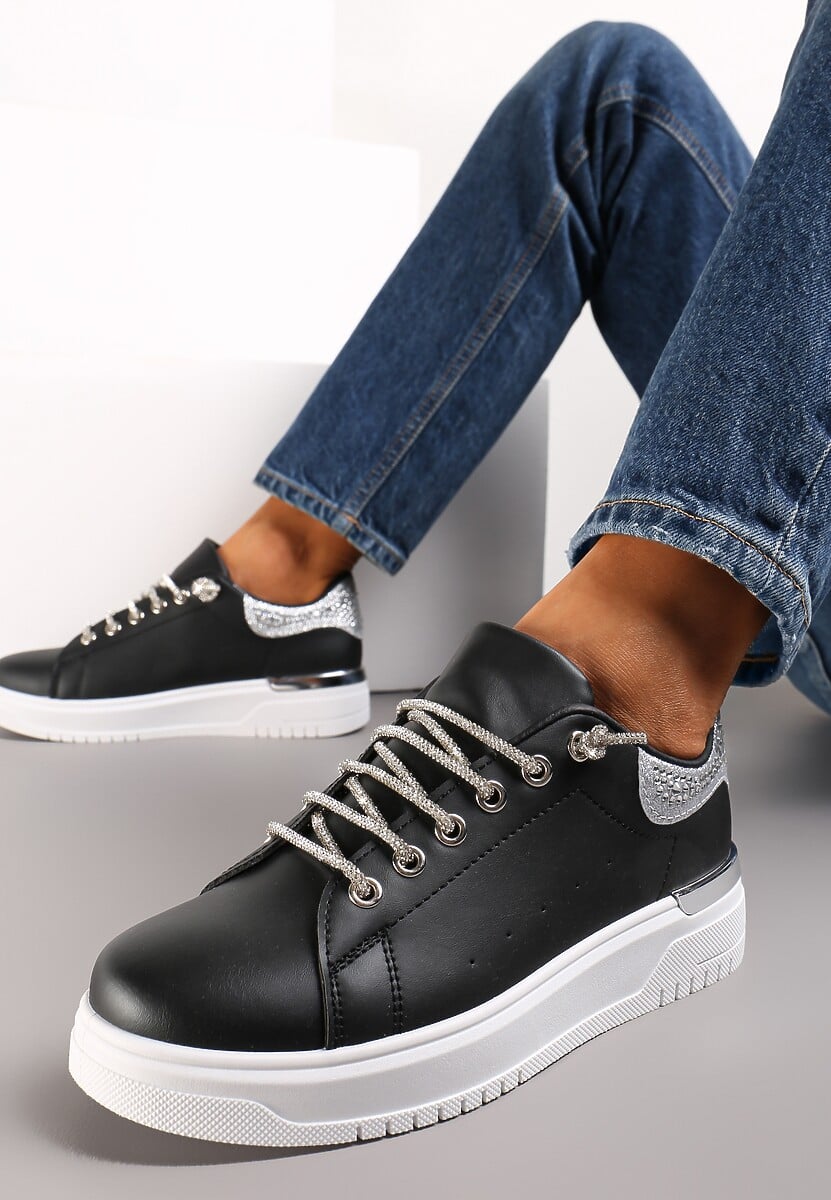 Czarne Płaskie Sneakersy na Grubej Podeszwie z Aplikacjami i Metalową Wstawką Torey