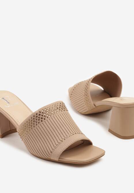 Ciemnobeżowe Klapki na Słupkowym Obcasie z Elastycznym Paskiem Teonelia