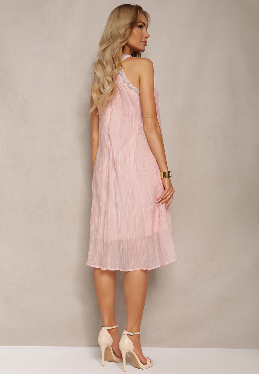 Różowa Koktajlowa Sukienka bez Rękawów z Ozdobnymi Perełkami i Falbankami Hilalia