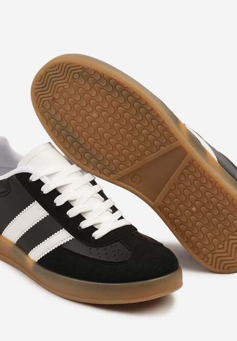 Czarne Sneakersy w Stylu Klasycznych Tenisówek Zdobione Przeszyciami Ivelfia