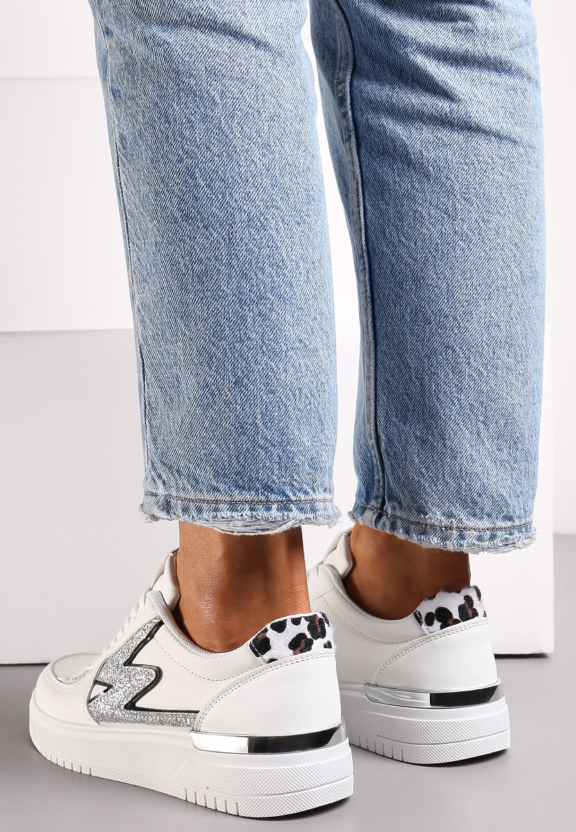 Białe Płaskie Sneakersy z Metalową i Brokatową Wstawką Nebritta