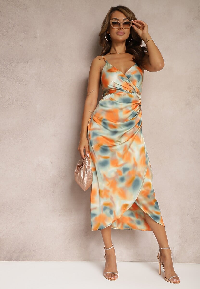 Pomarańczowo-Zielona Kopertowa Sukienka na Cienkich Ramiączkach o Satynowym Wykończeniu z Marszczeniami Vikida