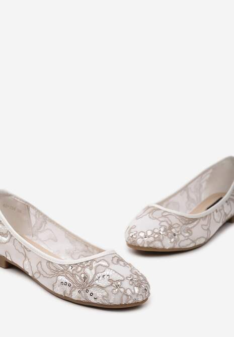 Białe Balerinki z Przeszyciami Ozdobione Cekinami Vellamira