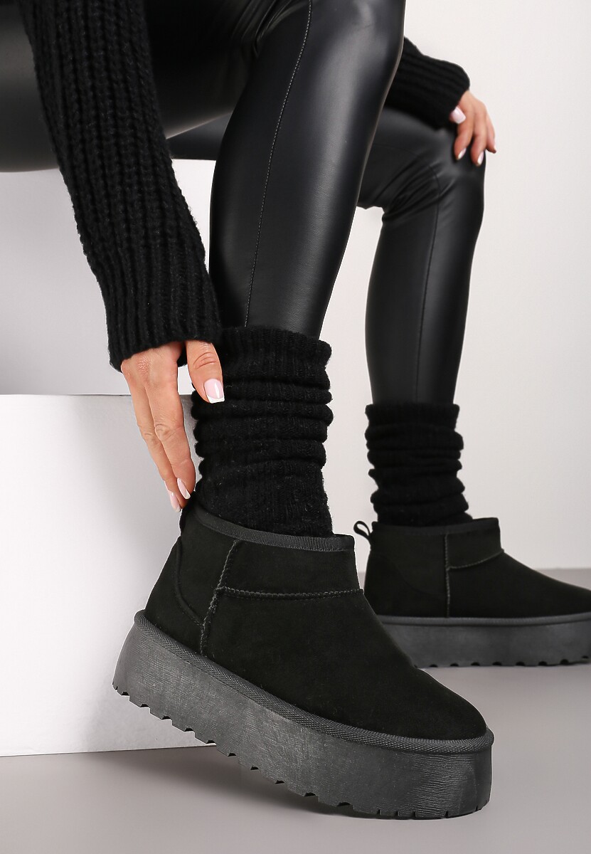 Czarne Śniegowce na Platformie Ozdobione Przeszyciami Ivalin