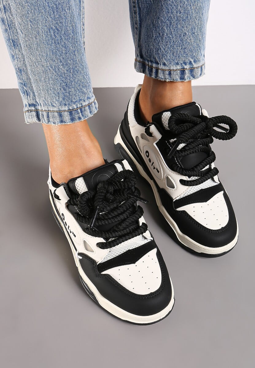 Czarno-Białe Sneakersy na Płaskiej Podeszwie Ozdobione Szerokimi Sznurówkami Veniefra