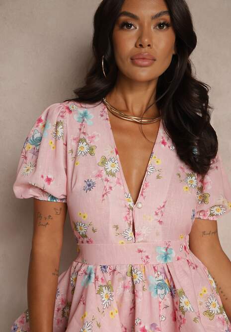 Różowa Rozkloszowana Sukienka z Bawełny Zdobiona Falbanami i Kwiatowym Wzorem Sarolisse