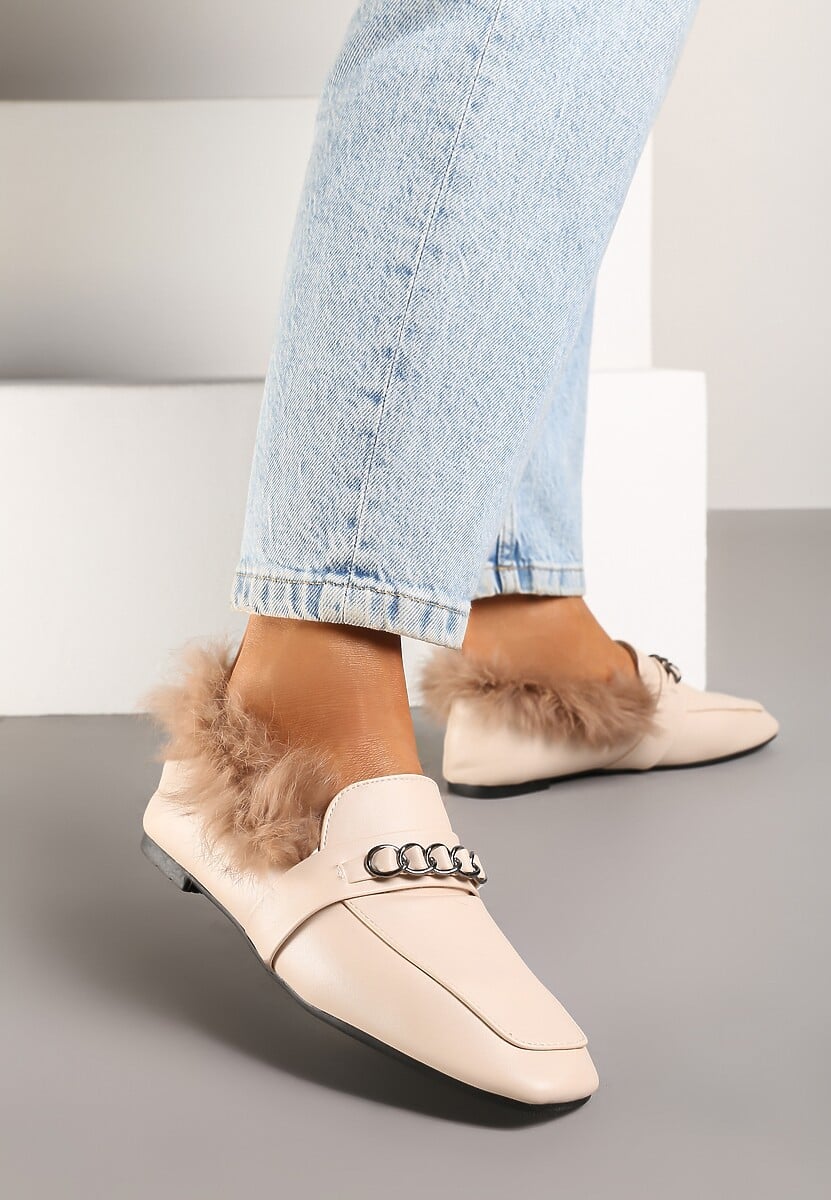 Różowe Mokasyny na Płaskiej Podeszwie z Futerkiem i Metaliczną Ozdobą Emalorae