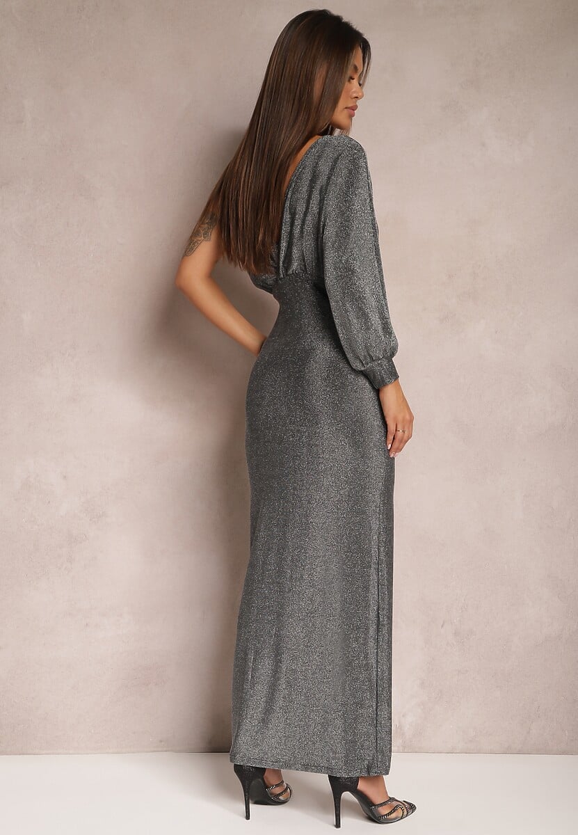Srebrna Połyskująca Sukienka Maxi o Asymetrycznym Fasonie z Trójkątnym Dekoltem i Rozcięciem Imisnna