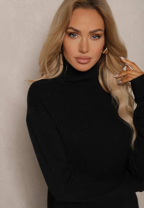 Czarny Prążkowany Golf z Bawełną o Klasycznym Kroju Inoriaea