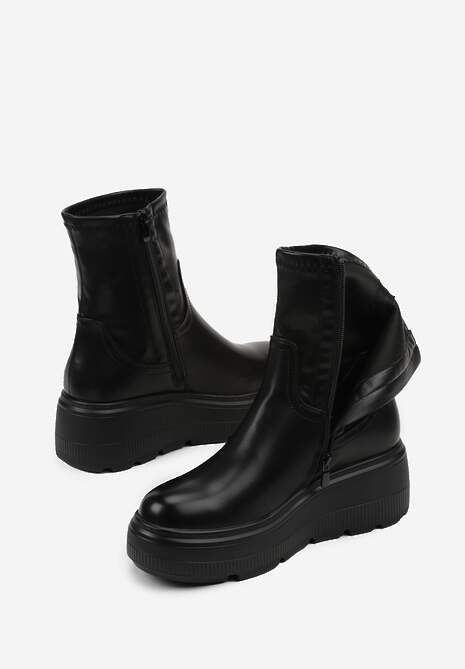Czarne Botki na Platformie w Stylu Cyber Fisatte