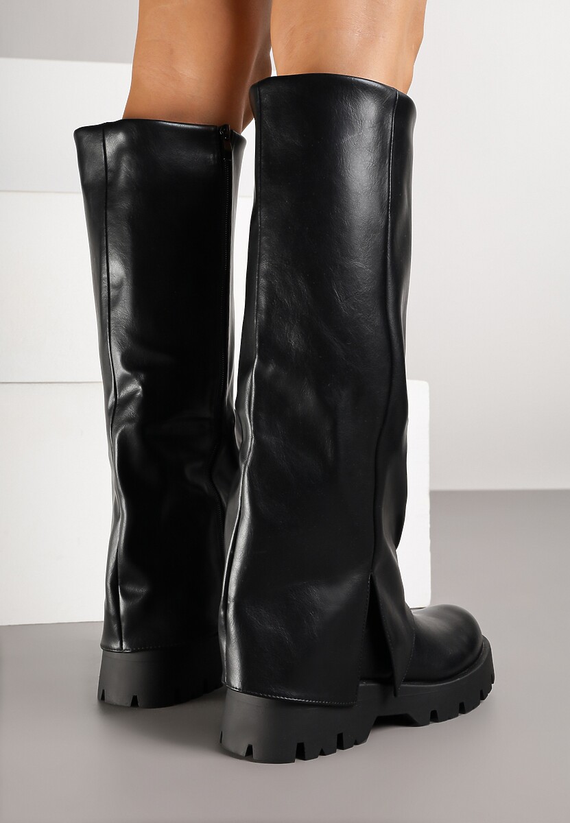 Czarne Kozaki na Podeszwie ze Żłobieniami z Cholewką Imitującą Nogawkę Rilarresa