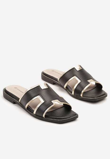 Czarne Klapki Ozdobione Metalicznymi Wstawkami Sanorria