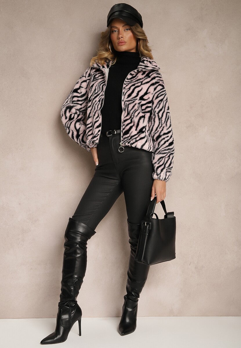 Jasnoróżowa Kurtka Futerko w Zebrowy Print ze Ściągaczem i Kieszeniami Felremi