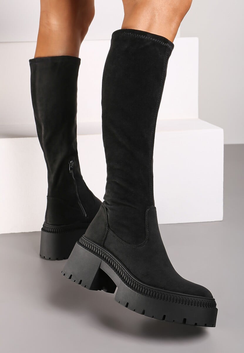 Brązowe Długie Kozaki z Elastyczną Cholewką na Grubej Tłoczonej Podeszwie Hantrine