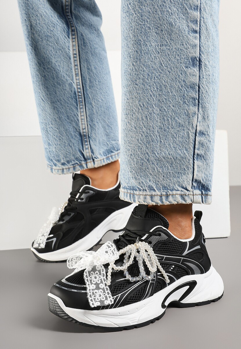 Czarne Sneakersy z Koralikami Kokardą i Geometrycznym Wzorem Sarivela