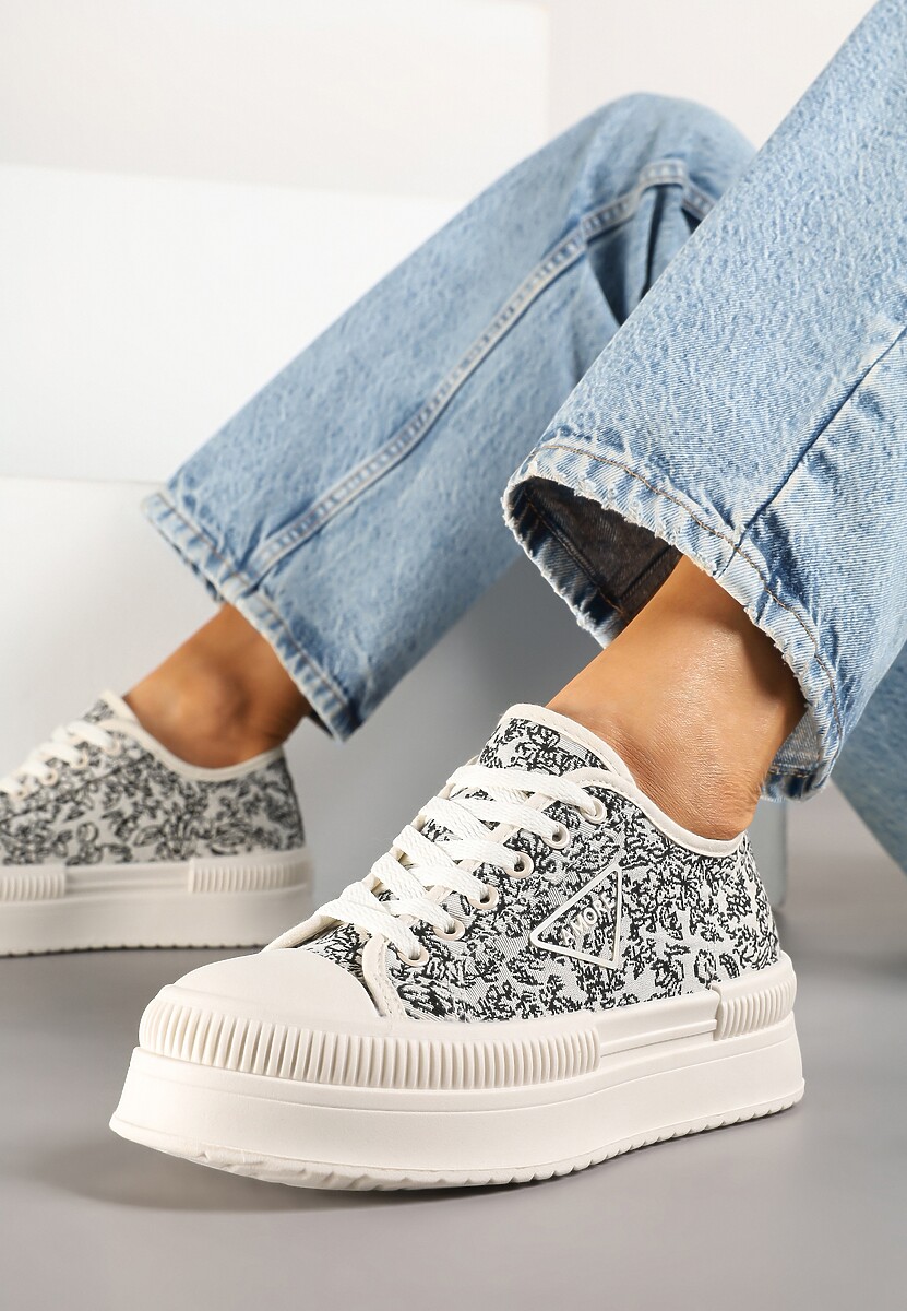 Beżowo-Czarne Trampki na Podwójnej Podeszwie z Ozdobnym Znaczkiem na Cholewce Alivrelia