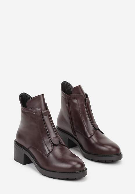 Bordowe Botki ze Skóry Naturalnej na Słupku Ozdobione Przeszyciami Deleisa