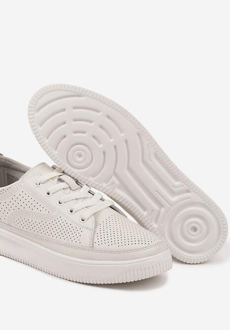 Białe Sneakersy ze Skóry Naturalnej z Perforacją na Niskiej Platformie Melanitia