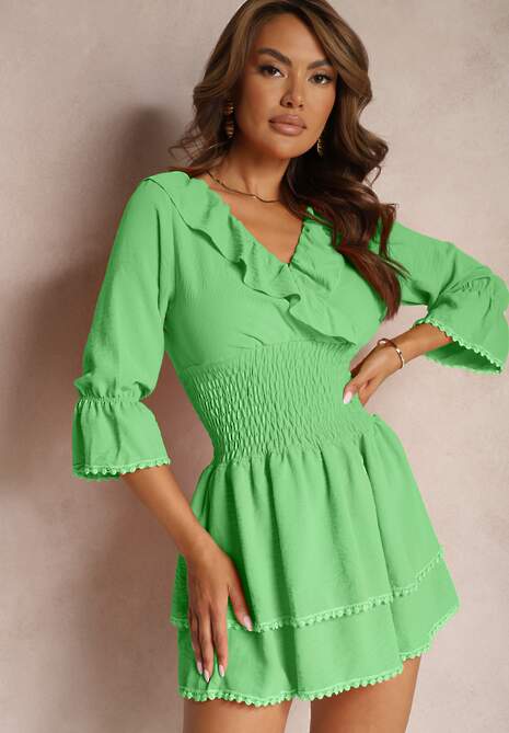 Zielona Kopertowa Sukienka z Ozdobną Falbanką i Gumką w Talii Tesora