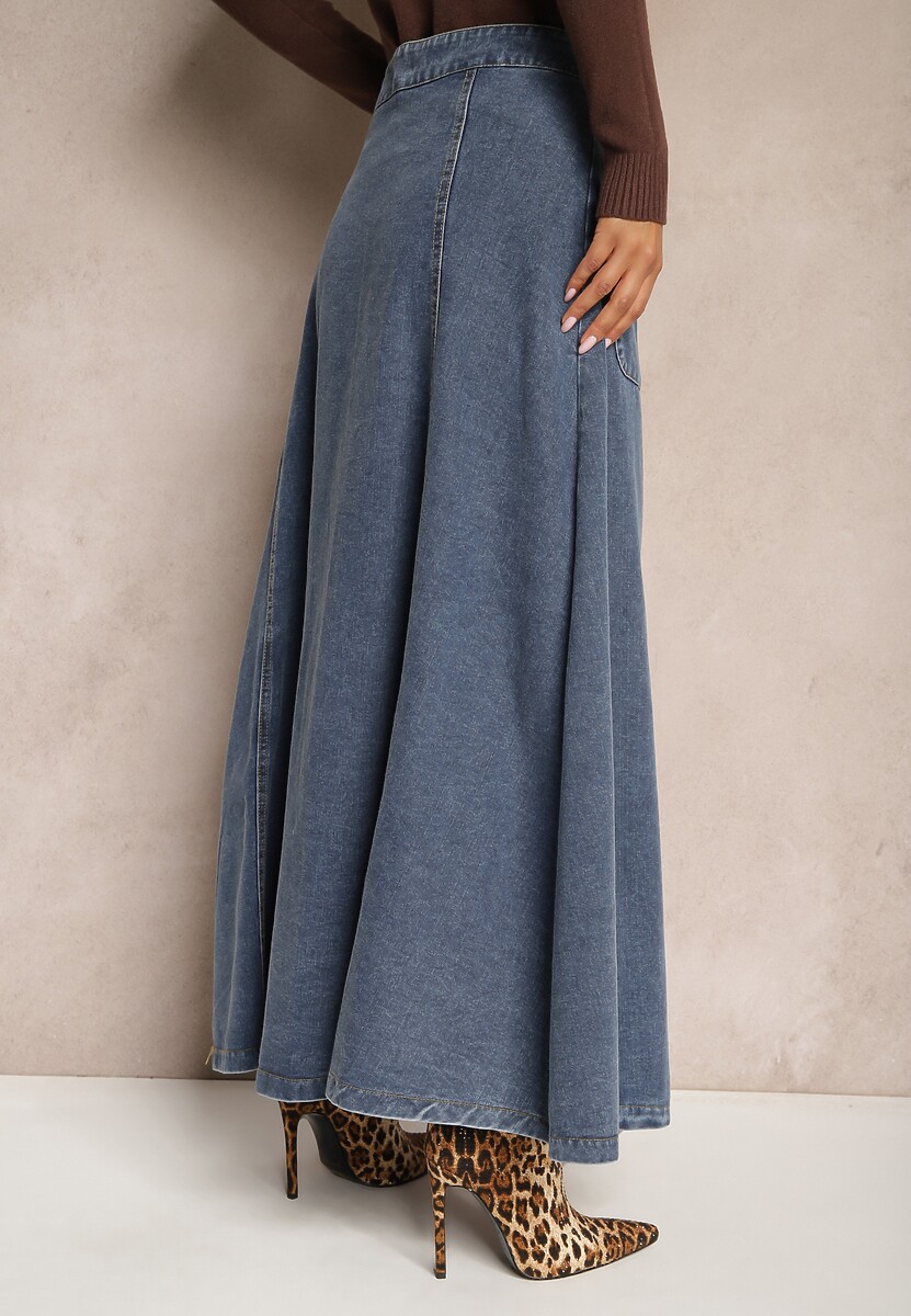Granatowa Rozkloszowana Spódnica Jeansowa Maxi z Bawełny z Guzikami Brissa