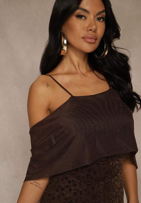 Brązowa Sukienka o Asymetrycznym Kroju Ozdobiona Falbaną Owedia