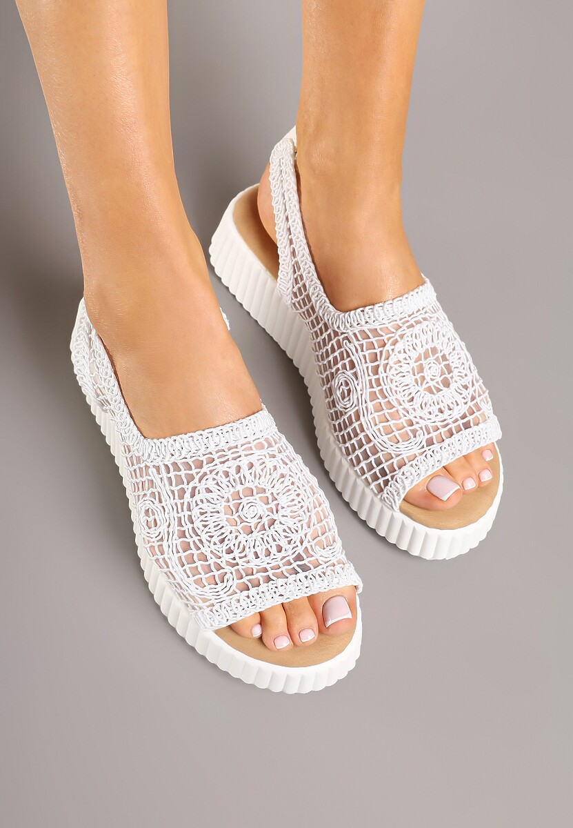 Białe Ażurowe Sandały na Grubej Podeszwie z Tłoczeniami Tanarila