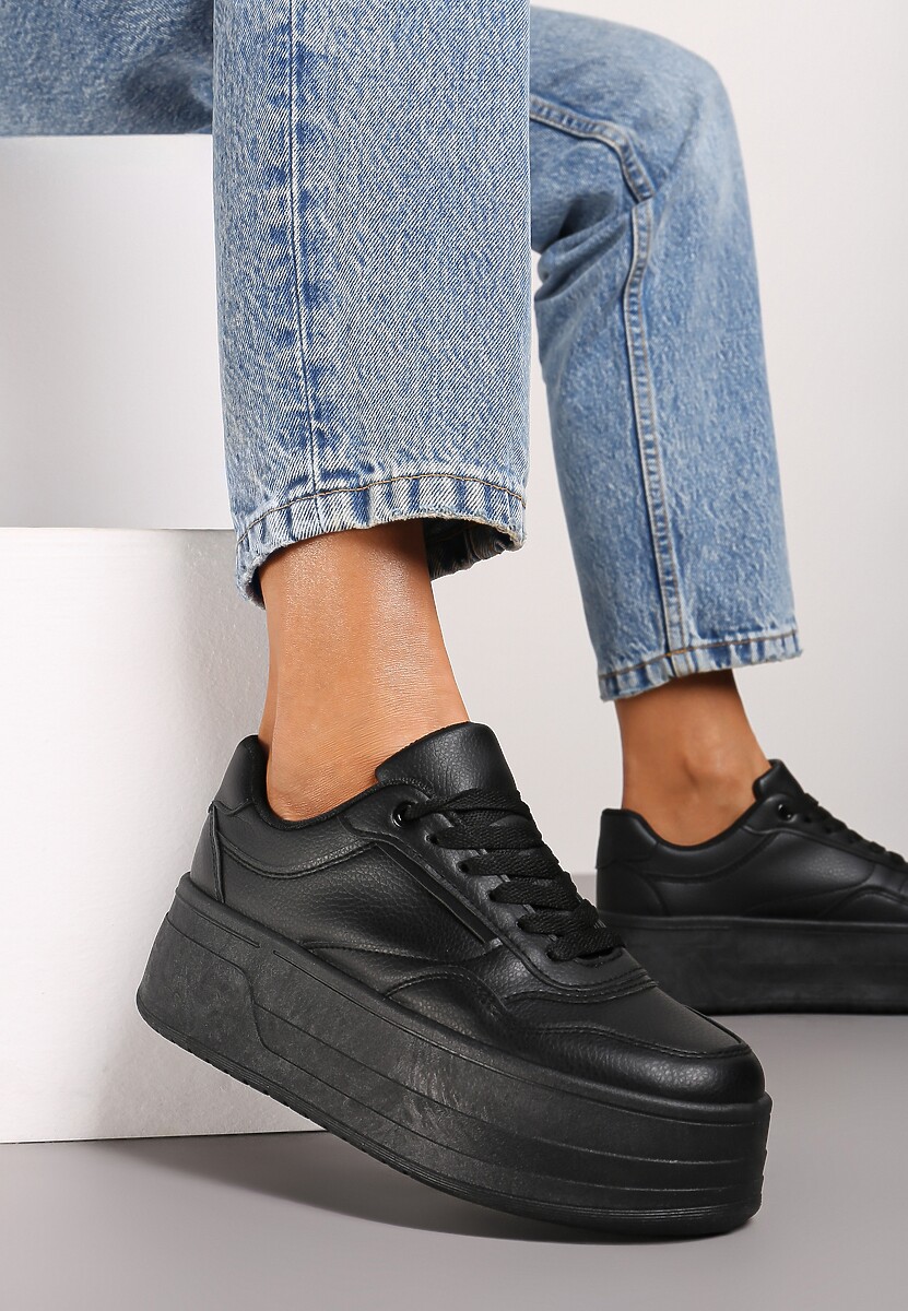 Czarne Sneakersy na Platformie Ozdobionej Tłoczeniem Vaiviera