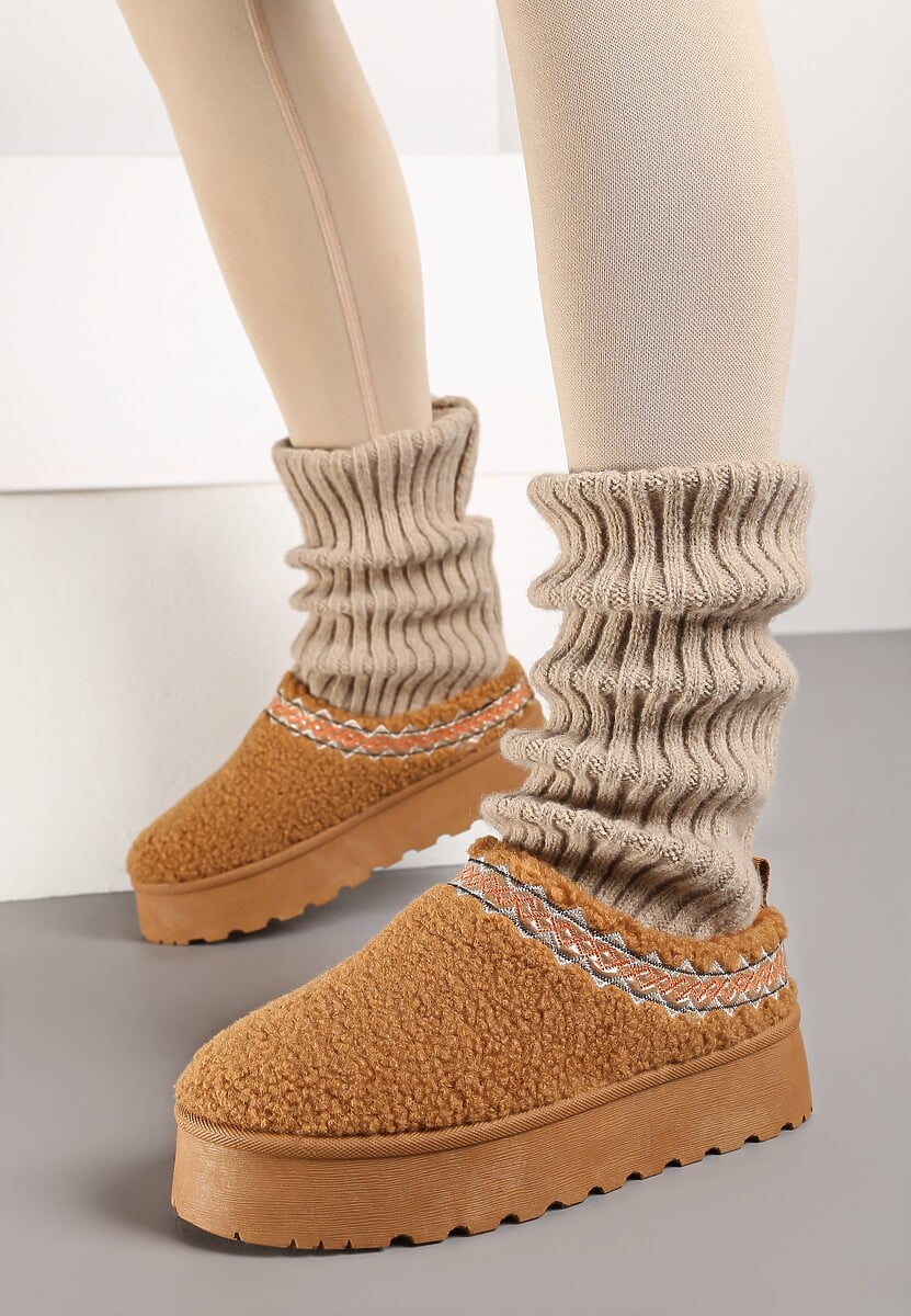 Brązowe Śniegowce na Platformie z Niską Cholewką i Haftem Zinnorea