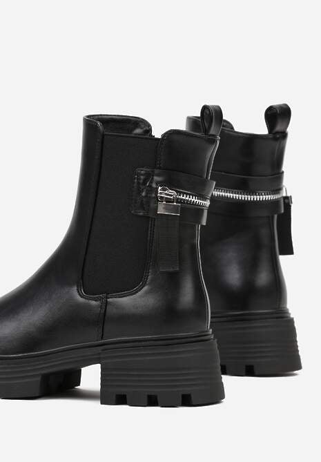 Czarne Botki Typu Sztyblety na Platformie Ozdobione Aplikacją Nemalea