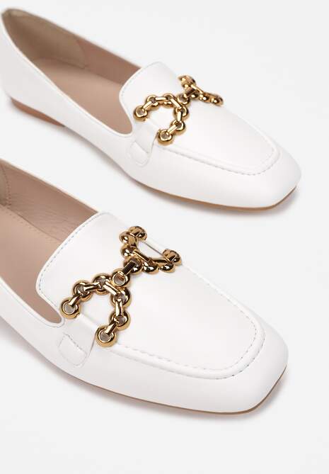 Białe Mokasyny Chrysaia