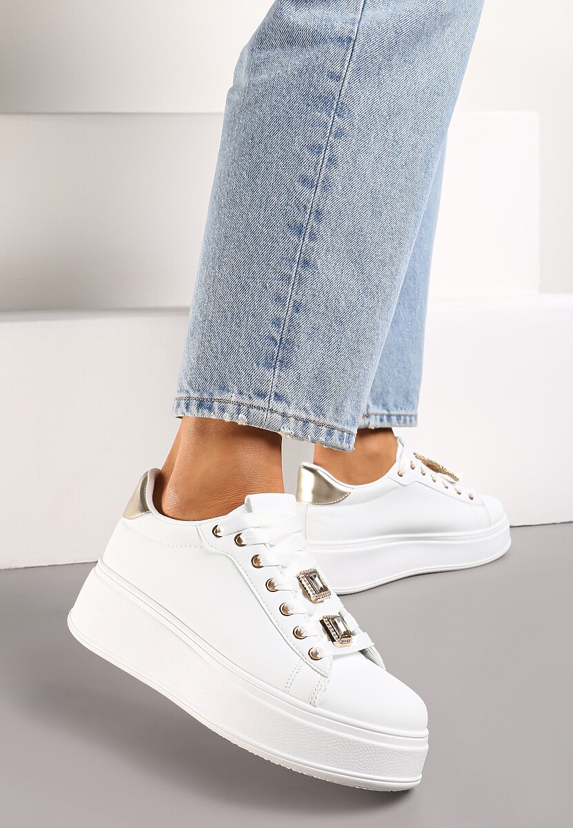 Biało-Złote Sneakersy z Platformą i Odpinanymi Biżuteryjnymi Aplikacjami na Sznurówkach Tamaki