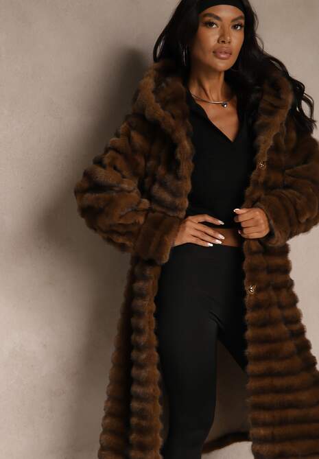 Brązowy Płaszcz Futerko z Ozdobnymi Przeszyciami i Kapturem Esetia