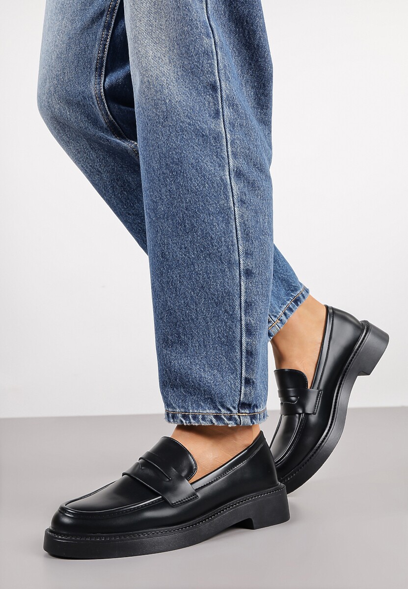 Czarne Mokasyny Vices Ozdobione Przeszyciami Racce