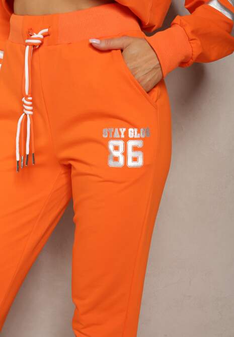 Pomarańczowe Spodnie Dresowe High Waist Ozdobione Nadrukiem przy Kieszeni Ascira