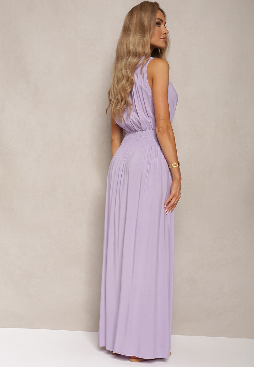 Fioletowa Taliowana Sukienka z Wiskozy Wykończona Gumkami w Talii i Kopertowym Dekoltem Kairidia