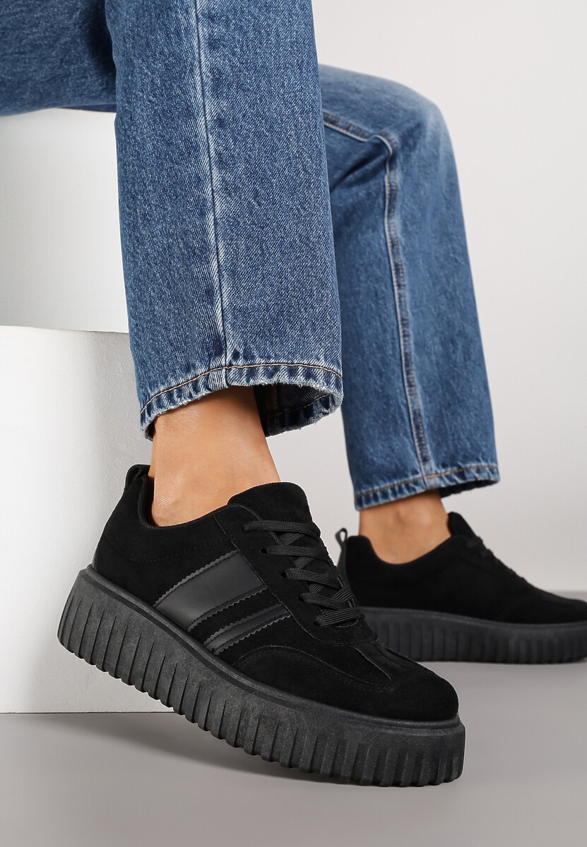 Czarne Sneakersy na Tłoczonej Platformie z Paskami Rilasena