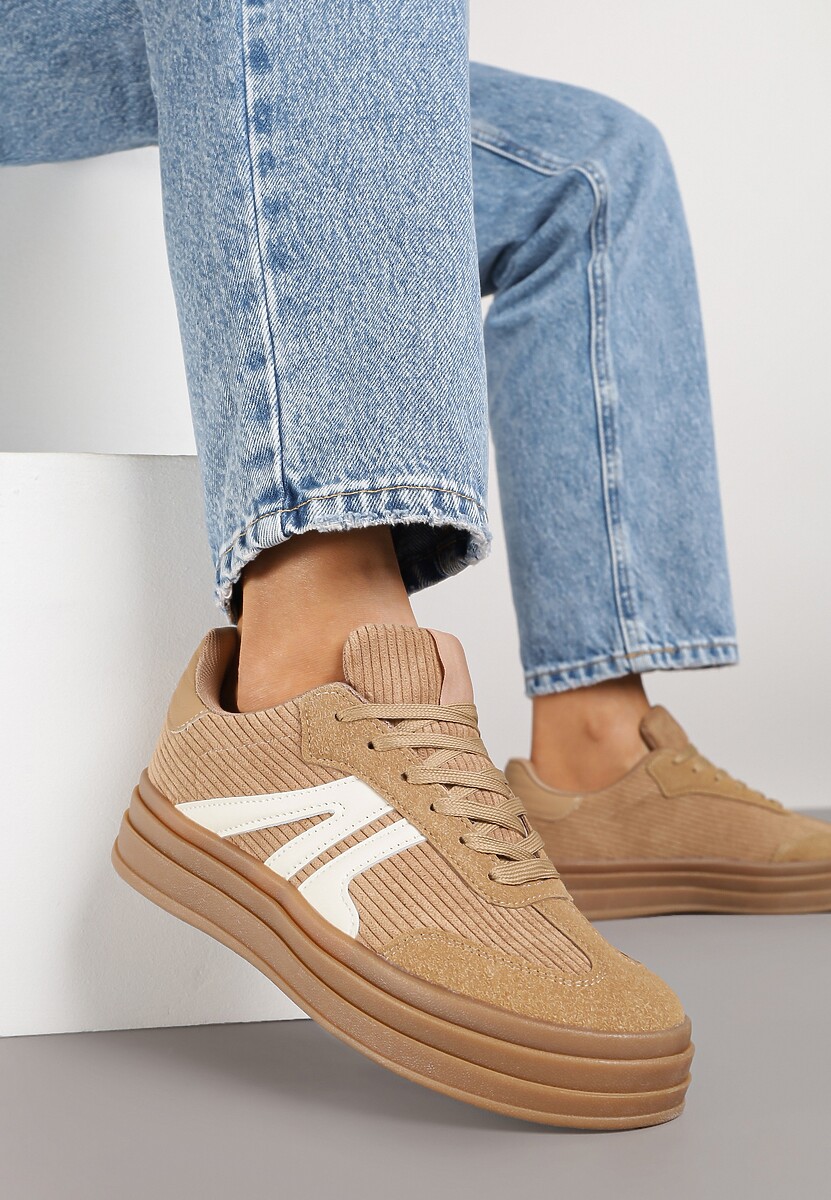 Ciemnobeżowe Sneakersy Tenisówki na Platformie z Tłoczeniem i Geometrycznym  Motywem Kialie