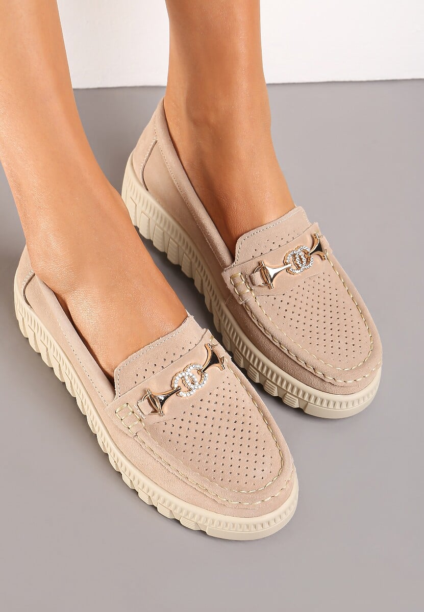 Beżowe Mokasyny na Koturnie ze Skórzaną Wkładką z Cyrkoniami i Metaliczną Klamrą Saler