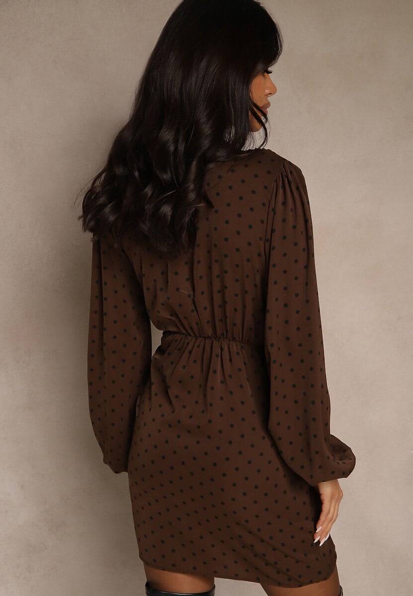 Brązowa Sukienka w Groszki o Kopertowym Kroju z Wiązaniem w Talii Enevia