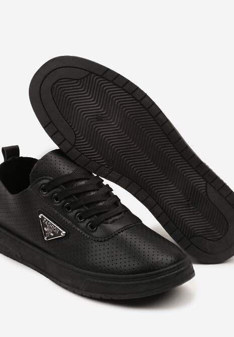 Czarne Tenisówki z Cholewką z Perforacją i Ozdobną Aplikacją Emmio