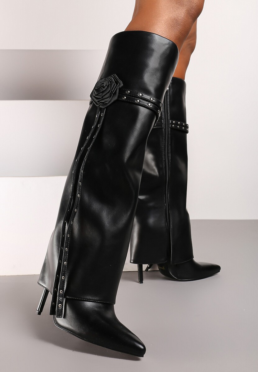 Czarne Kozaki na Szpilce z Kwiatami 3D Wywiniętą Cholewką i Paskami Merilana