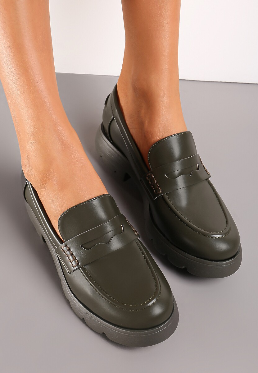 Zielone Wsuwane Mokasyny z Ozdobnym Paskiem na Płaskiej Podeszwie z Protektorem Abellia