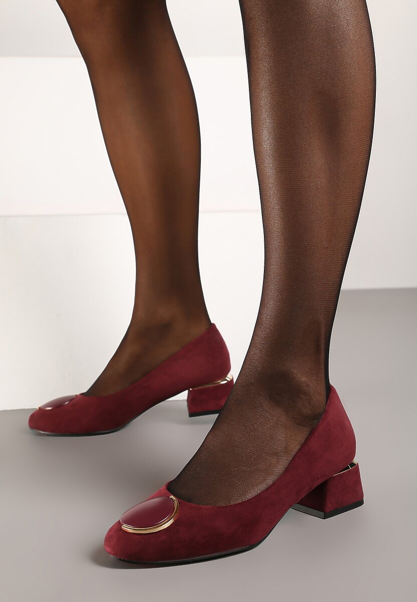 Bordowe Czółenka Vices z Wkładką z Naturalnej Skóry i Metalowymi Akcentami Jorinna