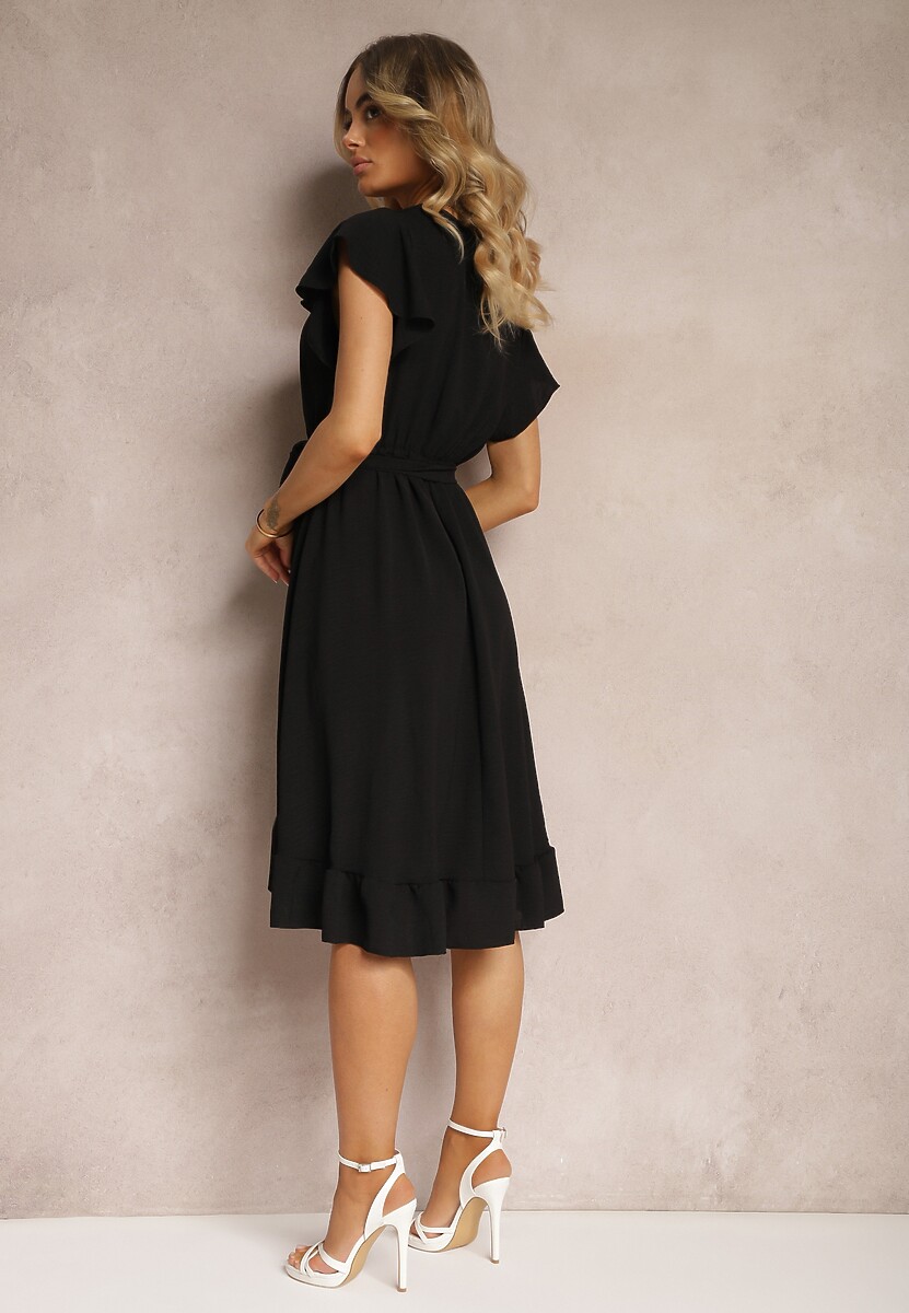 Czarna Sukienka z Asymetrycznym Tyłem z Kopertowym Dekoltem Ozdobiona Paskiem w Talii Toridia