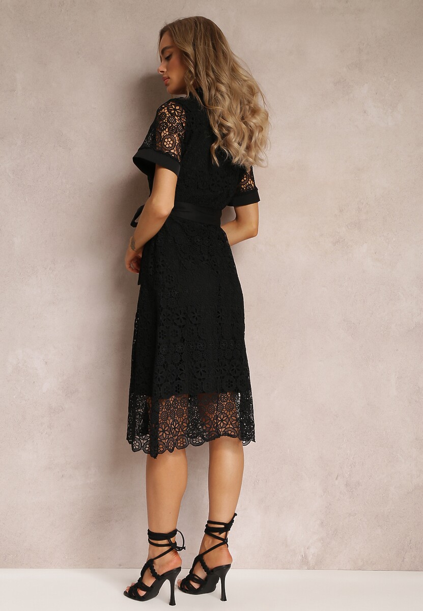 Czarna Koronkowa Sukienka Koszulowa z Krótkim Rękawem i Wiązanym Paskiem Noralia