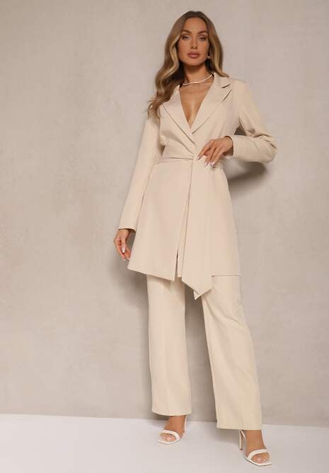 Beżowa Sukienka o Kroju Marynarki z Usztywnioną Linią Ramion Wiązana w Talii Equintina