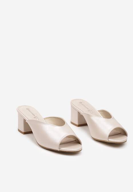 Jasnobeżowe Eleganckie Klapki na Słupku Wykończone Brokatem i Skórzaną Wkładką Zonemia